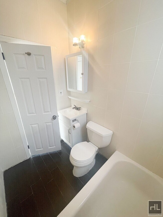 Building Photo - 43 STREET