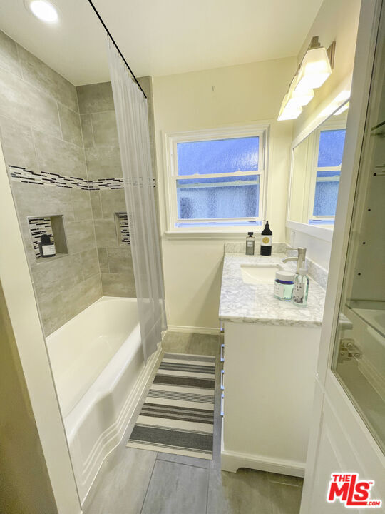 Building Photo - 17345 Hamlin St