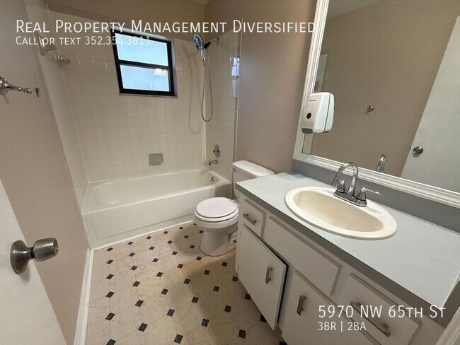 Building Photo - 5970 NW 65th St