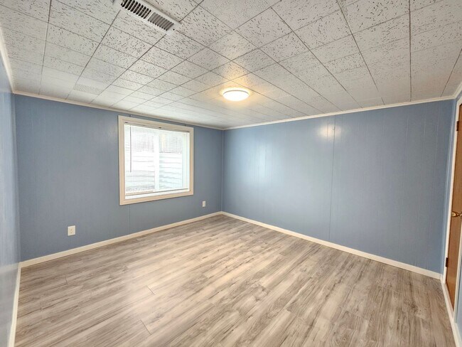 Building Photo - $2,300 - 3 Bed / 2 Bath Rancher Home in Perry District