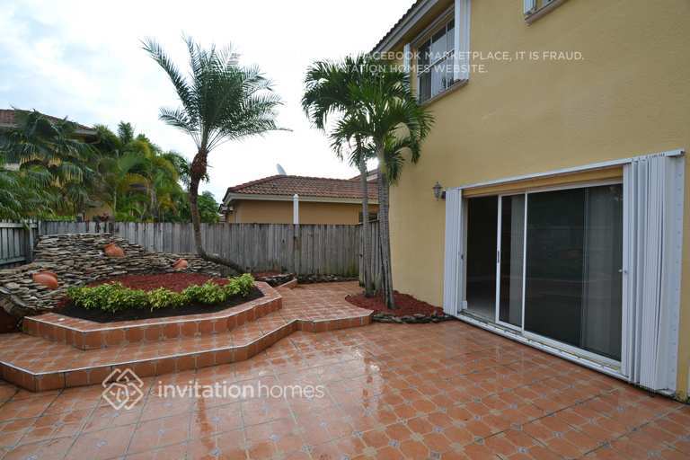 Building Photo - 16449 SW 95th St