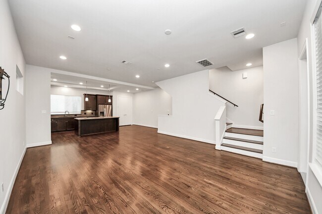 Building Photo - 325 Eado Park Cir