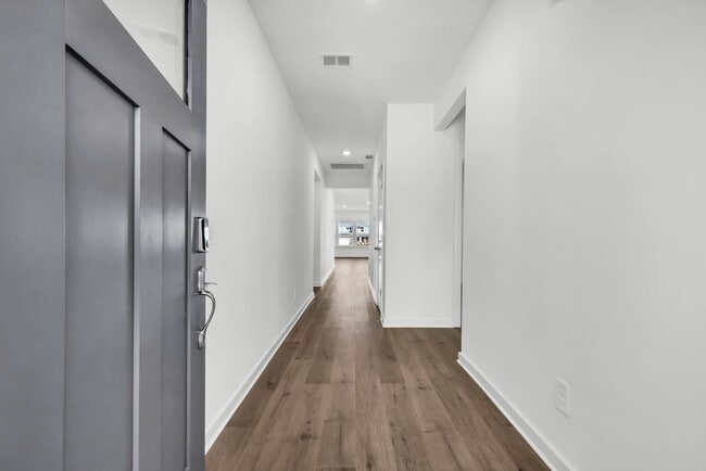 Building Photo - 2356 Woodmeadow Dr