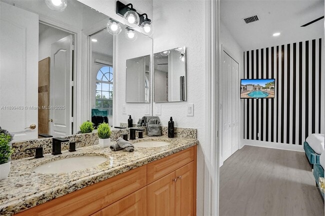 Building Photo - 13751 Pine Meadow Ct