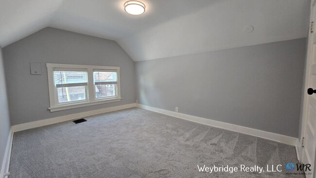 Building Photo - 923 Rogers Pl