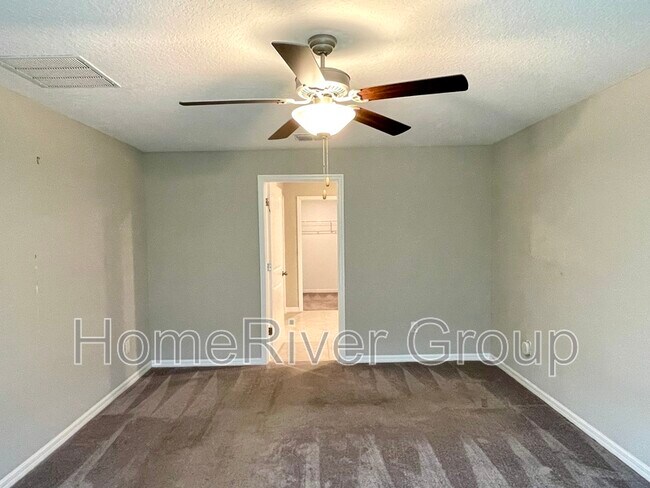 Building Photo - 10411 Alder Green Dr