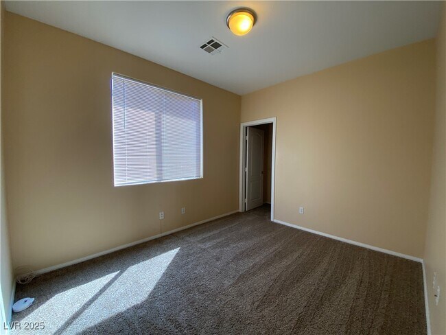 Building Photo - 744 Blue Barrel St