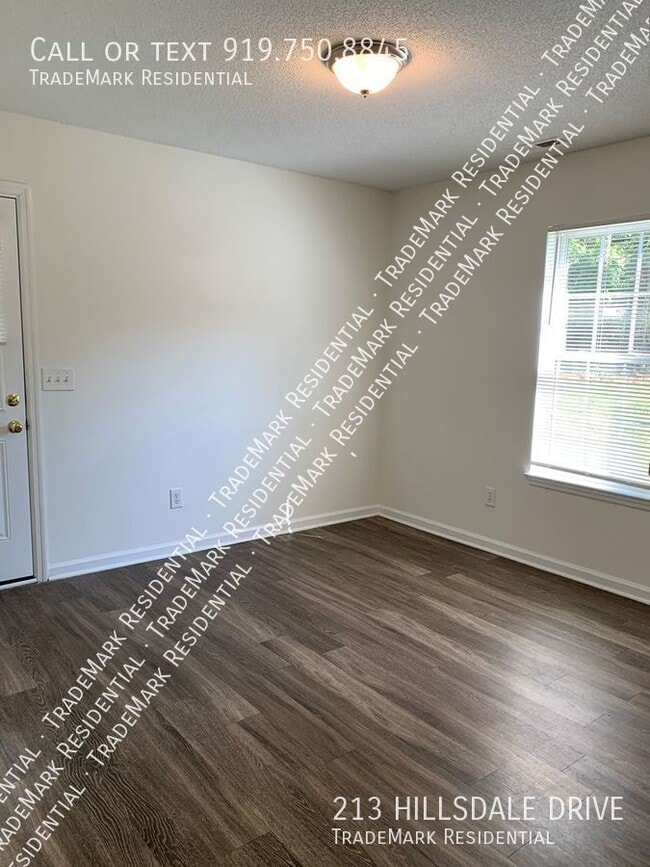 Building Photo - 213 Hillsdale Dr