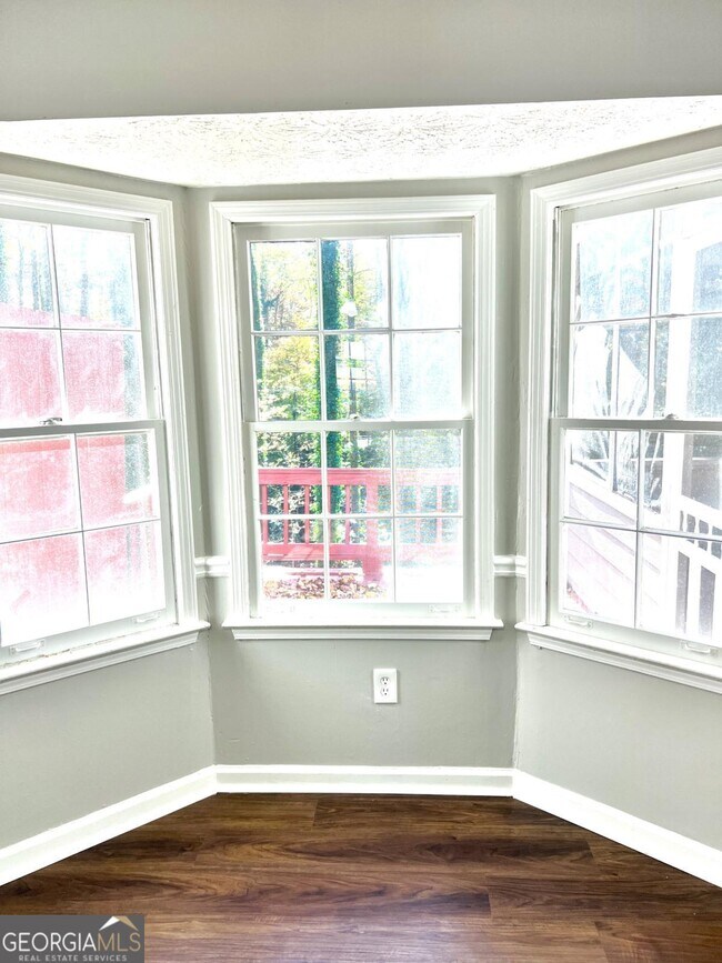 Building Photo - 3990 Rocmar Dr