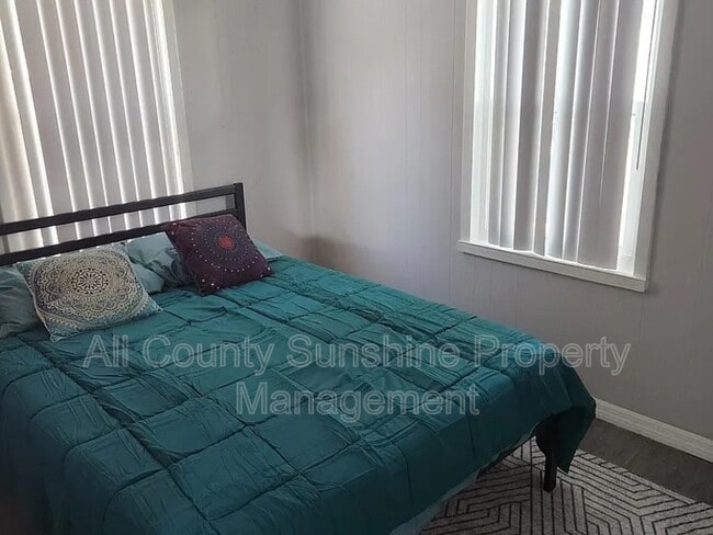Building Photo - 3312 17th St N