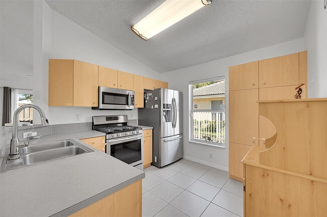 Building Photo - 5361 NW 90th Ave