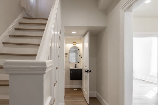 Building Photo - Stunning Remodeled Patio Home in Baker – 3...