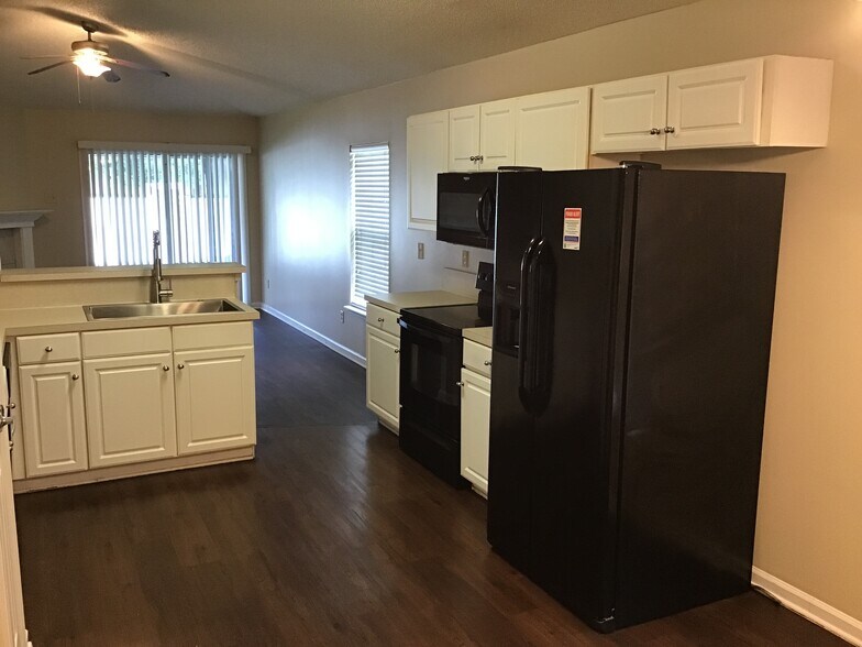 Building Photo - 1836 Northglen Cir