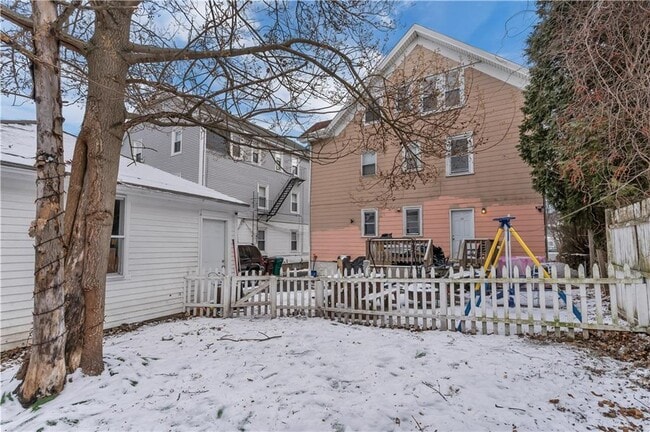 Building Photo - 52 Bellevue Ave