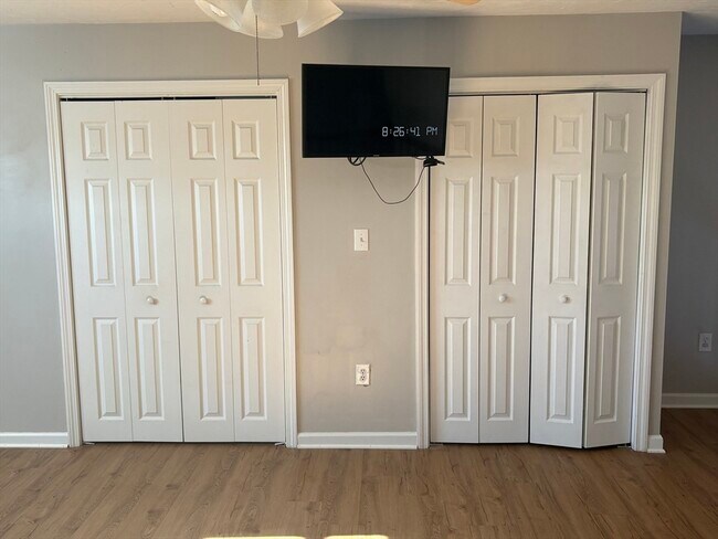 Building Photo - 453 Turnpike St