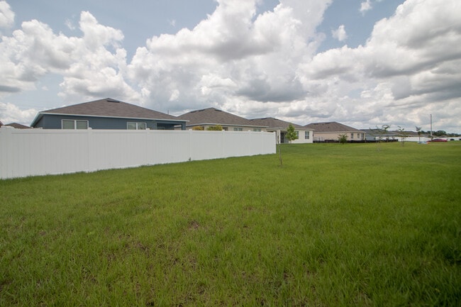 Building Photo - 462 St Georges Cir