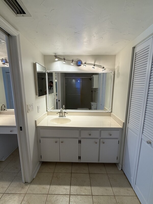 Building Photo - 437 Wexford Cir