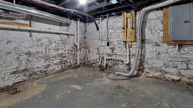 Building Photo - 616 Lilley Ave