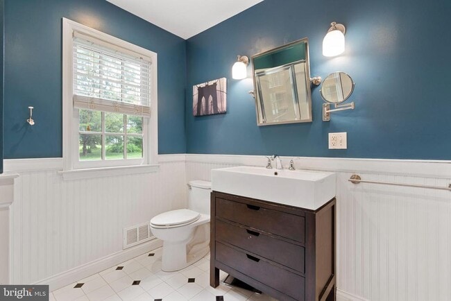 Building Photo - 120 Walker Rd