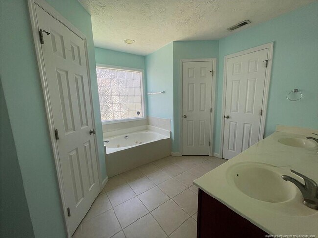 Building Photo - 4320 Rocinta Ct