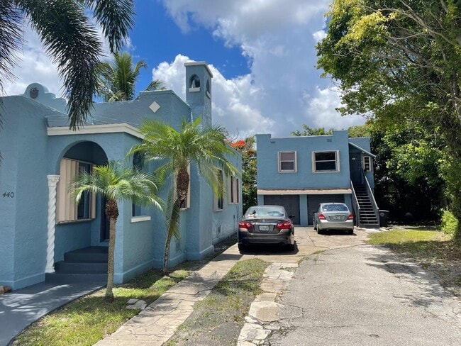 Building Photo - 440 El Vedado