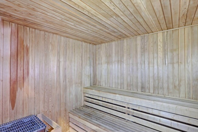 Building Photo - 3020 Alcazar Pl