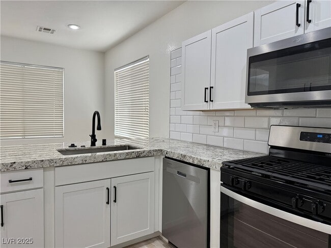 Building Photo - 7976 Cook Islands Ct