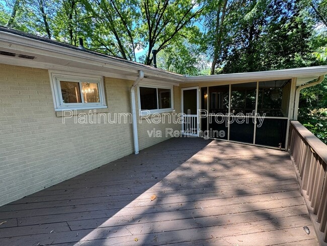 Building Photo - 383 Springdale Dr NE