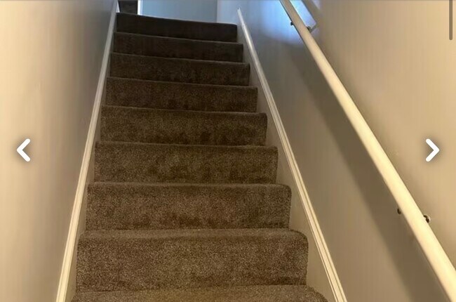 Building Photo - 29 Russell Ave