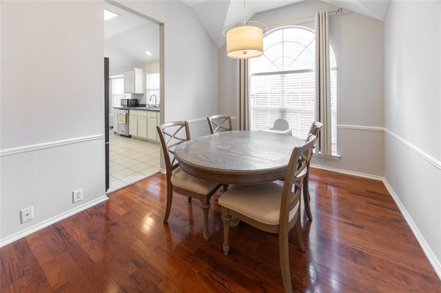 Building Photo - 2405 Pinehurst Ct