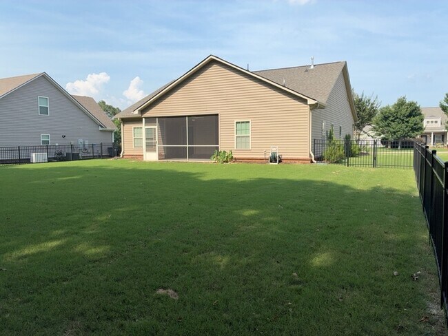 Building Photo - 1039 Drakes Crossing