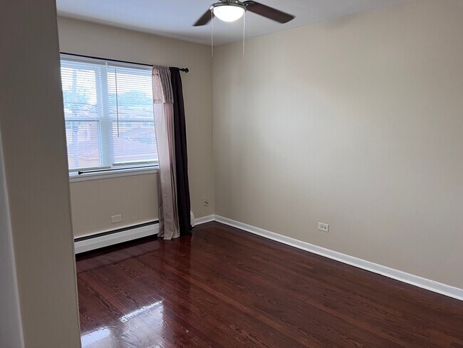 Building Photo - 5315 S 73rd Ct