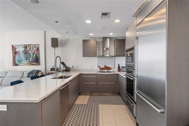 Building Photo - 175 1st St S