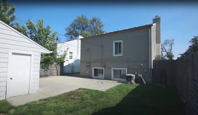 Building Photo - 8483 Harding St
