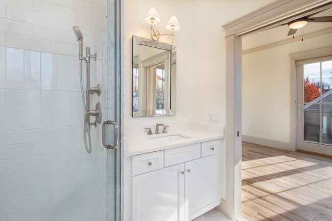 Building Photo - 6 Market St