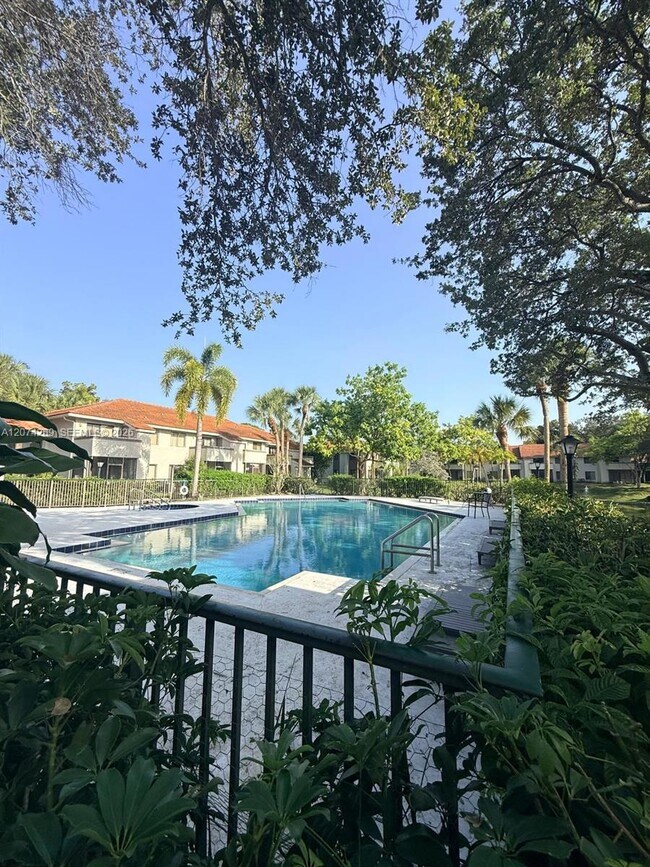 Building Photo - 3228 Coral Lake Dr