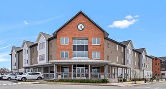 Building Photo - Axis 360