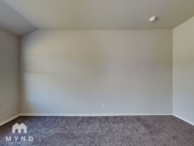 Building Photo - 3905 Chippewa Ct