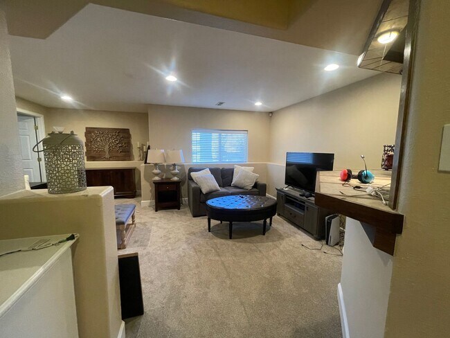 Building Photo - 10181 Woodrose Ct