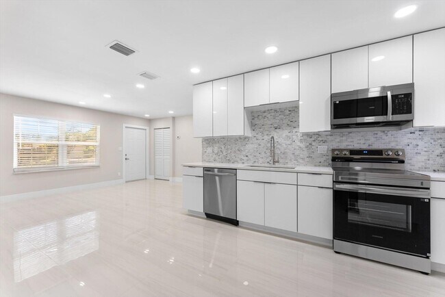 Building Photo - 2329 West Dr