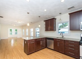 Building Photo - 49 Hersom St