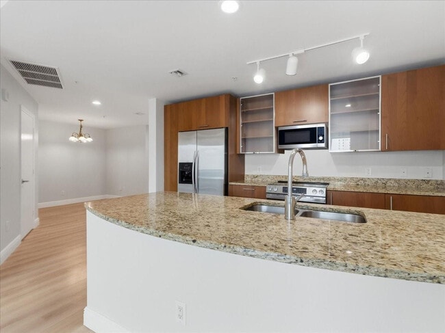 Building Photo - 1945 S Ocean Dr