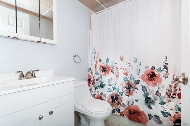 Building Photo - 13 Lawson Ln