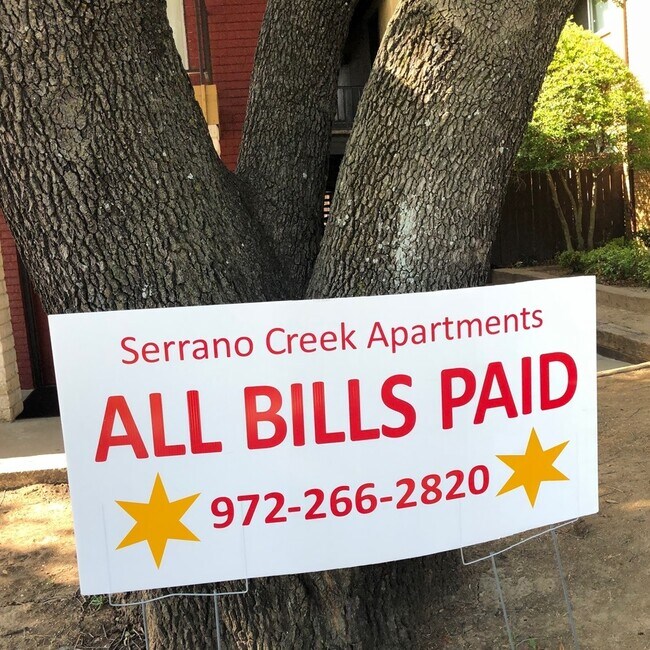 Building Photo - 511 W Dickey Rd