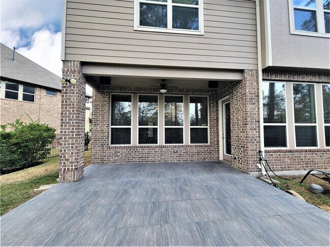 Building Photo - 35 Silver Rock Dr