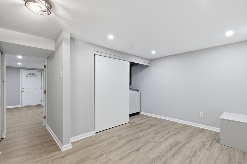 Building Photo - 8870 Pennsbury Pl