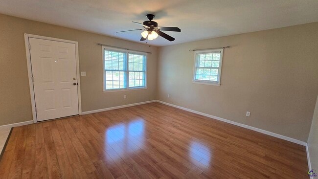 Building Photo - 106 Mason Dr