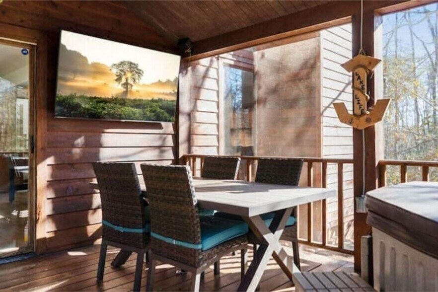 Building Photo - 547 Tall Pines Dr