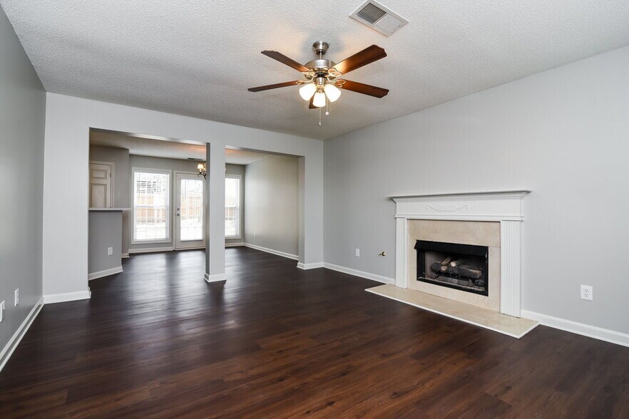 Building Photo - 4323 Chesapeake Trace