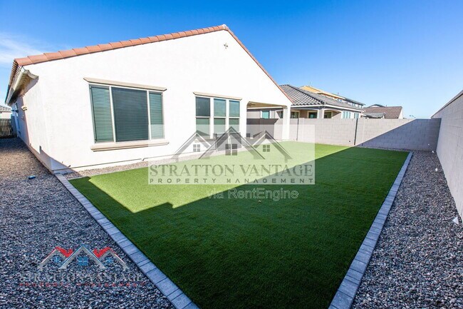 Building Photo - 17625 W Pasadena Ave